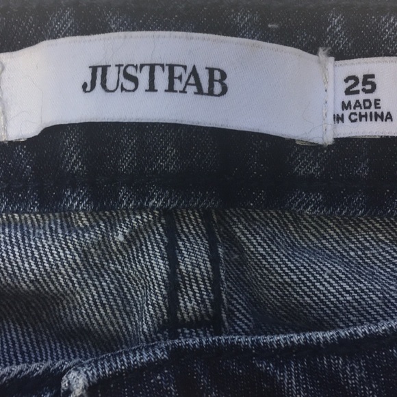 NWT distressed jean shorts - Picture 4 of 7